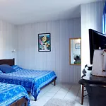 מלון Logis L'auberge De L'etable 2*