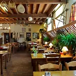 Logis L'auberge De L'etable 2* Montory