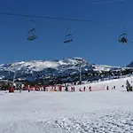 מלון Logis L'auberge De L'etable 2*
