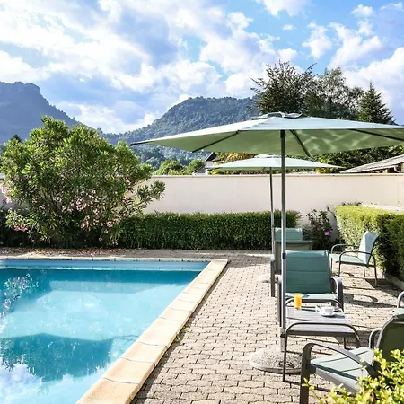 Logis L'auberge De L'etable Hotel 2*