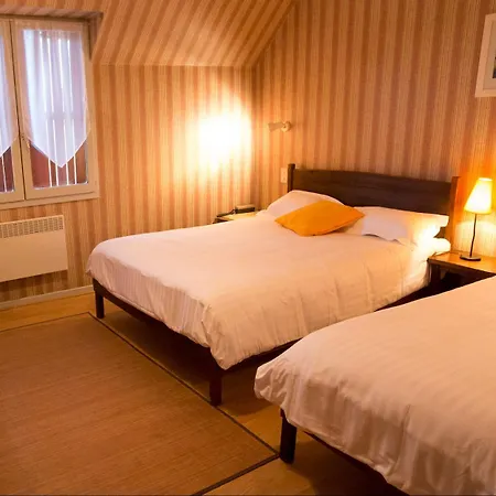 מלון Logis L'auberge De L'etable 2*