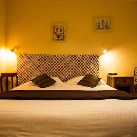 Hotel Logis L'auberge De L'etable 2*