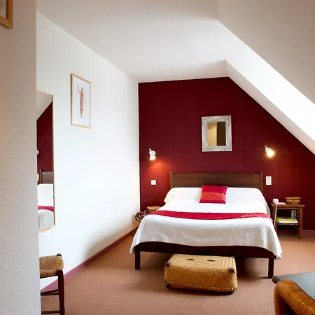 Hotel Logis L'auberge De L'etable 2*