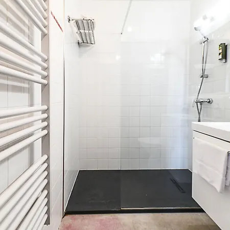 מלון Logis L'auberge De L'etable 2*