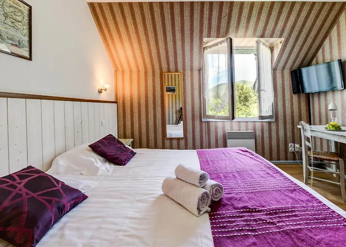 Logis L'auberge De L'etable Hotel